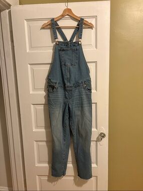 Maternity Isabel Light Wash Denim Overalls - Soft Blue, Size 8